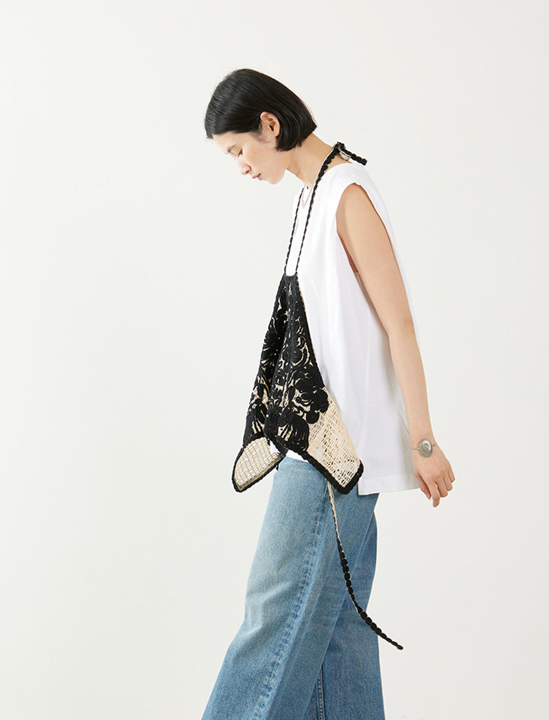 FLORAL EMBROIDERED APRON